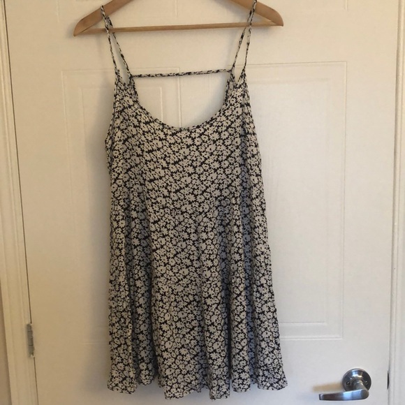 ADORABLE floral sundress - Picture 1 of 2